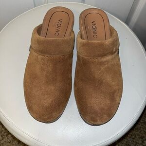 Vionic Kasie Clogs Toffee Brown Suede Size 7 Y